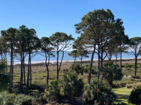 Gone Coastal! 2 from oceanfront! Central air!
